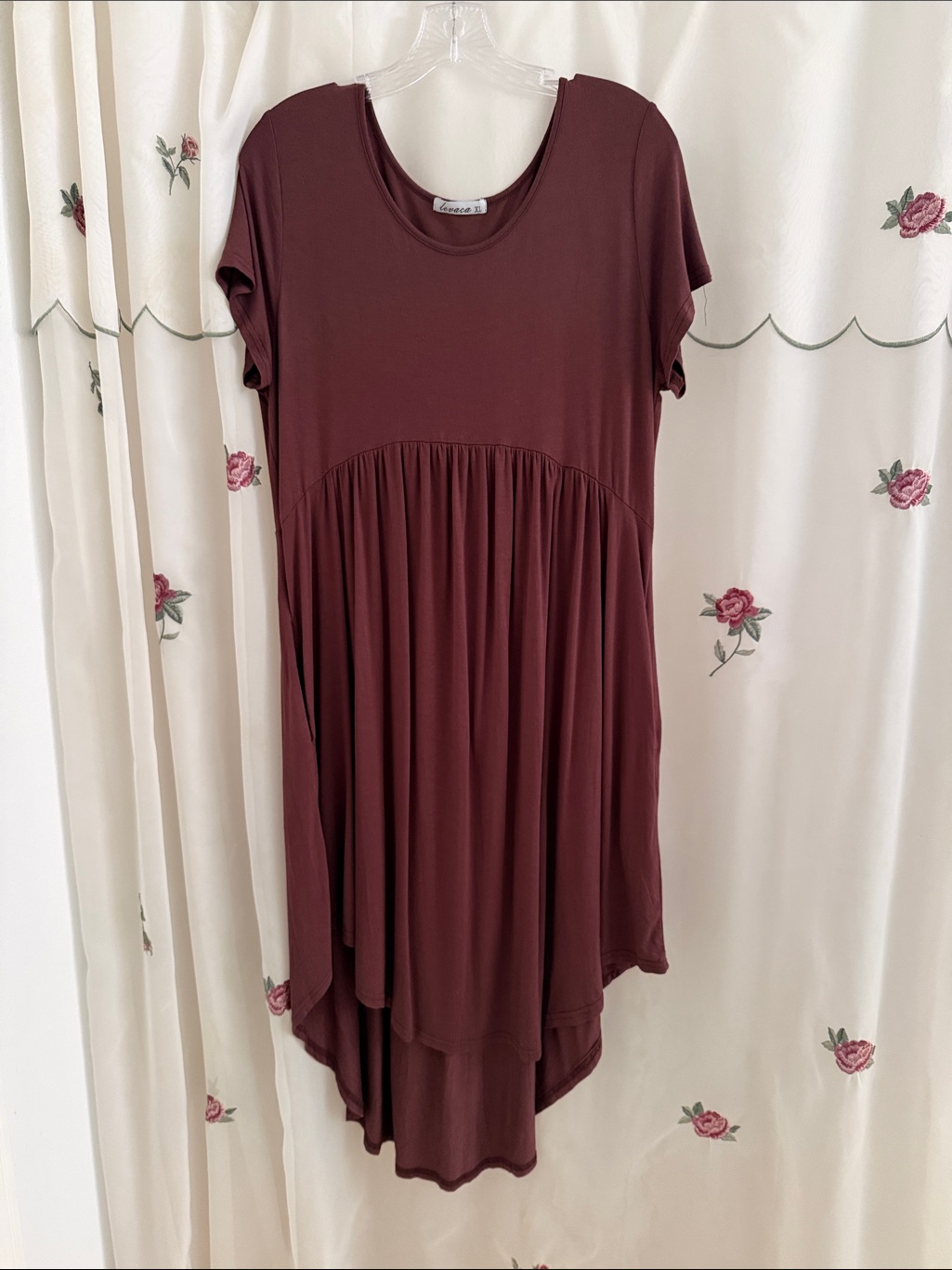Levaca High-Low Short Sleeve Dress In Chocolate Brown